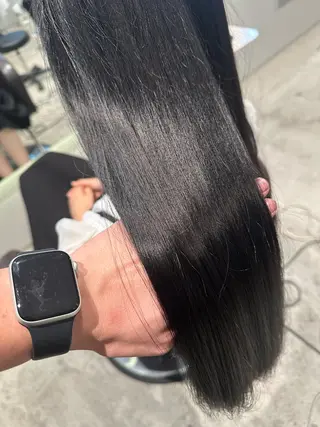 セミロング 髪質改善ストレート 中林優太のヘアスタイル