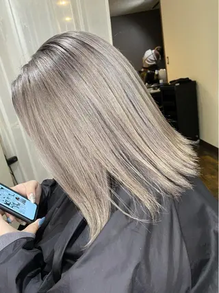 ミディアム カラー Tsuyoki .のヘアスタイル