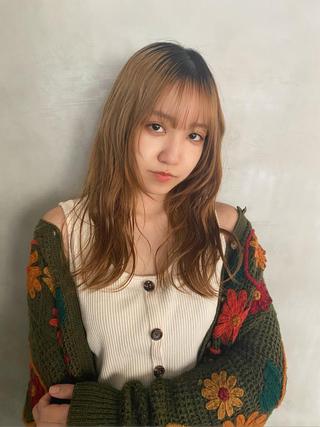 ロング カラー 朝倉 南のヘアスタイル