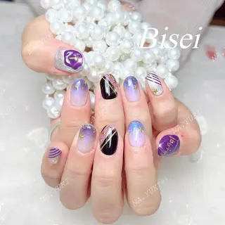 ネイル 🦋 Queenieのネイルデザイン