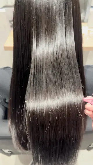 ロング 松岡優菜／半個室♡ 似合わせカットカラーのヘアスタイル
