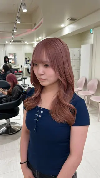 セミロング カラー ヘアアレンジ 韓国レイヤー＆ピンク 艶髪🩶maikoのヘアスタイル
