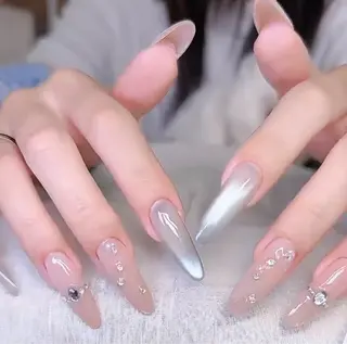 ロング AMI Nailsalonのネイルデザイン