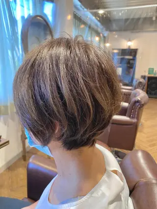 ショート カラー 美髪・髪質改善 有田怜平のヘアスタイル