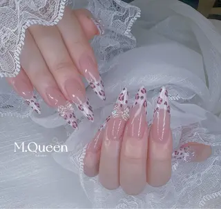ネイル MQueen ネイルサロンのネイルデザイン