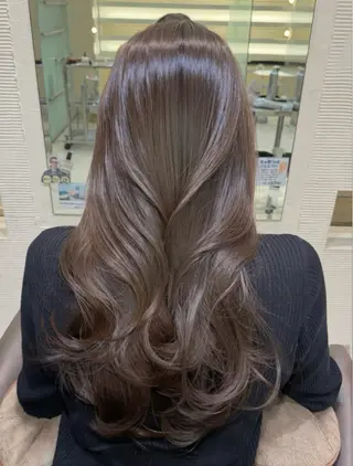 ミディアム カラー 矢口 七海のヘアスタイル