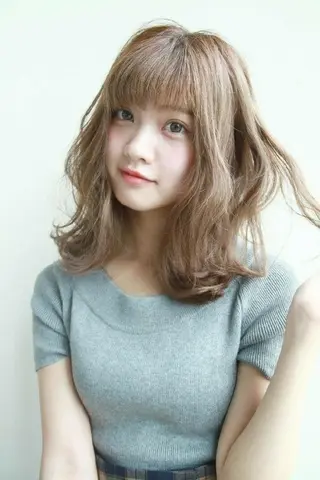セミロング 🇰🇷韓国風艶髪✨ 髪質改善 倉岡しおんのヘアスタイル