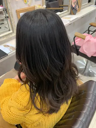 セミロング 坂入 瑶希のヘアスタイル