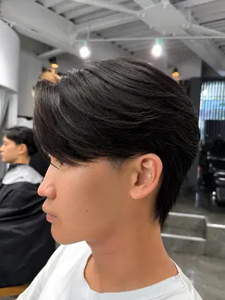 パーマ メンズ 梅田/センターパート 山下学偉のヘアスタイル