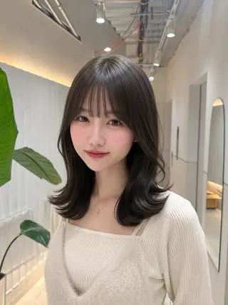 ミディアム カラー ラベンダー💜グレー 🩶暗髪🖤のヘアスタイル