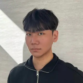 メンズ 韓国式ダウンパーマ 🇰🇷櫻井健のヘアスタイル