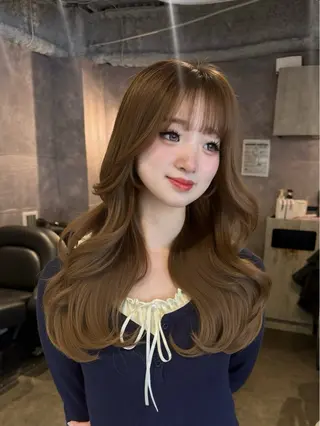 セミロング カラー ヘアアレンジ 🌱巴結生🌿グレー ジュ☁️ミルクティーのヘアスタイル