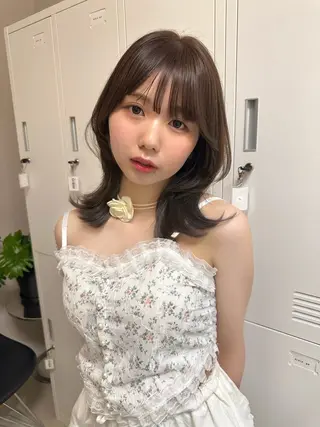 ミディアム 【ハイトーン特化】 Hugのヘアスタイル