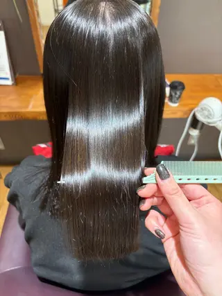 ロング 柳内 まゆのヘアスタイル
