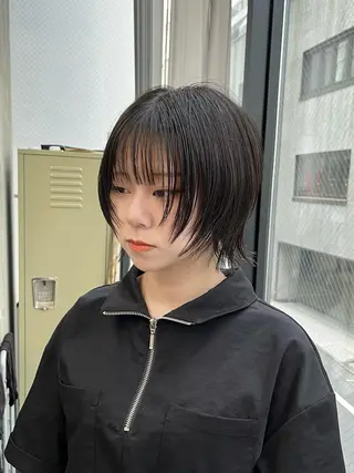 ミディアム イツク ⚡️ ルーツ/ハイトーンのヘアスタイル