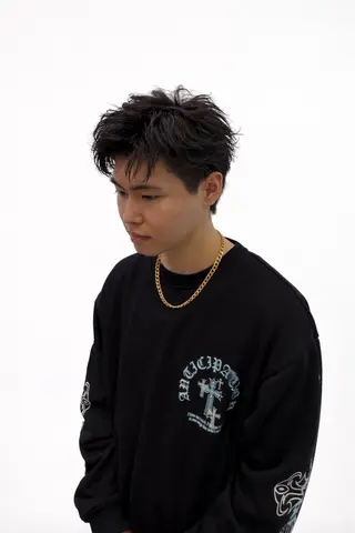 ショート パーマ メンズ 比嘉 悠人のヘアスタイル