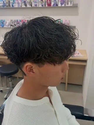 ショート パーマ メンズ 長谷川 隆之介のヘアスタイル