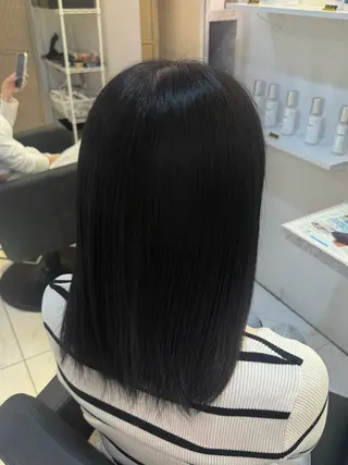ミディアム 𝐋𝐞𝐞四ツ橋 𝐍𝐞𝐢𝐫𝐨のヘアスタイル