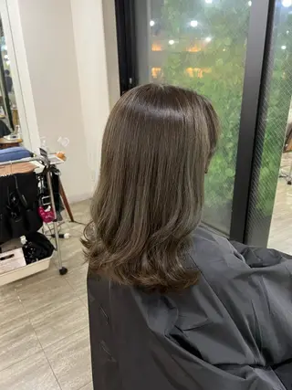 セミロング カラー 韓国風 くすみカラー パーマKOUKIのヘアスタイル