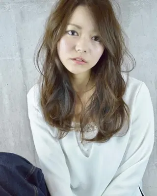 セミロング カラー パーマ 恒遠 幸司のヘアスタイル