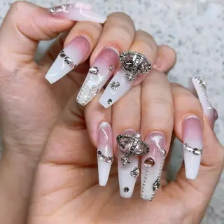 ネイル Queens 榊 まおのネイルデザイン