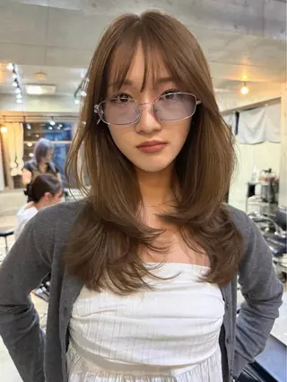 セミロング カラー 青木 里空のヘアスタイル