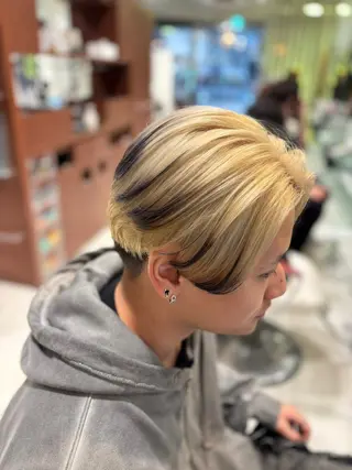 ショート カラー 🍒ブリーチカラー 🍊暖水 まりあのヘアスタイル