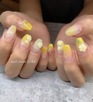 ネイル ネイルルームリッカ 𝐦𝐚𝐲𝐮のネイルデザイン