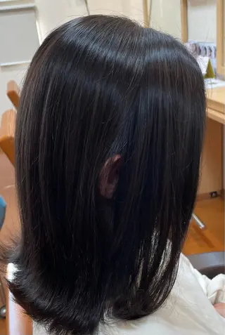 カラー 小島 愛のヘアスタイル