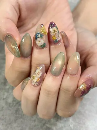 ネイル FIORITURA Maikoのネイルデザイン