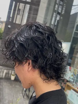 ミディアム パーマ メンズ 🇺🇸サーフカール 🇺🇸ケンシロウのヘアスタイル
