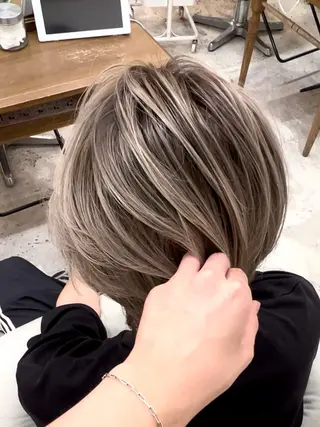 ミディアム カラー バレイヤージュ/ 曲がる縮毛矯正/安室のヘアスタイル