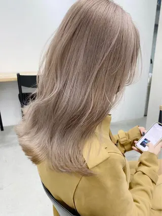 ミディアム ブリーチダブルカラー 元町三宮/三ノ宮のヘアスタイル