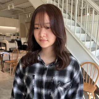 ロング カラー 周東 芽依のヘアスタイル