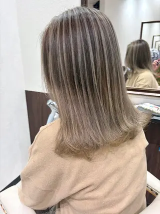 セミロング ハイトーンカラー/ YUTAのヘアスタイル