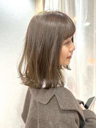 ミディアム カラー TRENCH 相澤 果歩のヘアスタイル