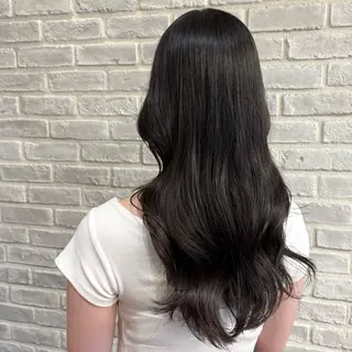 ロング AOI🎀 顔周り カット/透明感カラーのヘアスタイル