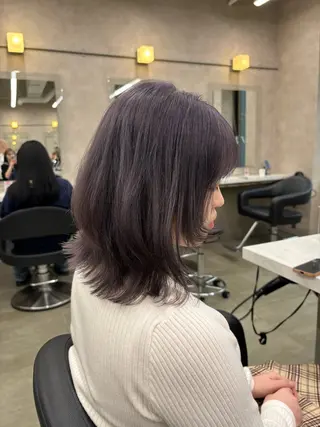 ミディアム カラー 抜け感レイヤー︴ ニュアンスカラーのヘアスタイル