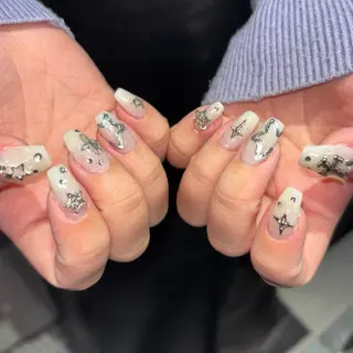 ネイル 🪐富島彩夏 /海外nail🪐のネイルデザイン