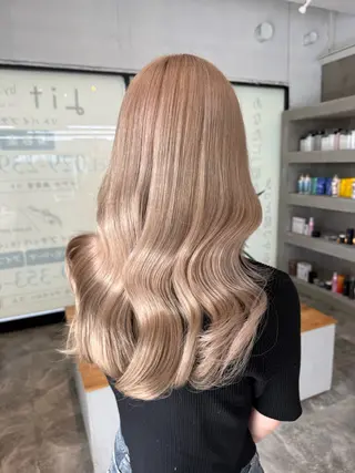 カラー ハイトーンカラー🩵 指名多数💗横山聖奈のヘアスタイル