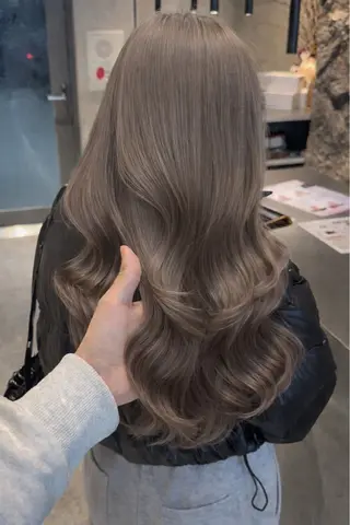 セミロング カラー Aster 店長 れおんのヘアスタイル
