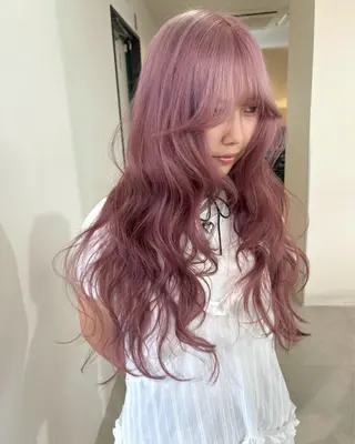 ロング カラー mizuki/ピンク ベージュ.レイヤーのヘアスタイル