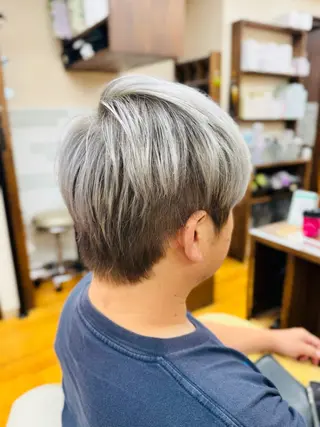 カラー メンズ ふくおか なな Toiro 武蔵小杉のヘアスタイル