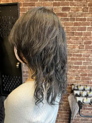 セミロング カラー パーマ ヘアアレンジ メンズ キッズ ネイル マツエク・マツパ アイブロウ 久木原 ゆりのヘアスタイル