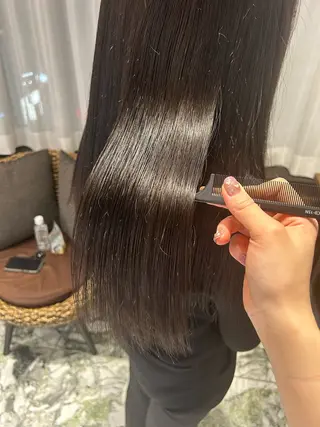 ロング ナチュラルレイヤー |艶髪|AYAKOのヘアスタイル