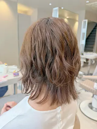 ミディアム 阪上 沙織のヘアスタイル