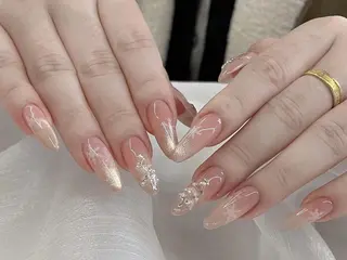 ネイル Queenie 🦋のネイルデザイン