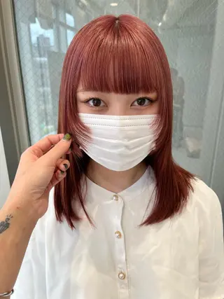 ミディアム カラー ウルフカット／吉村 桃子のヘアスタイル