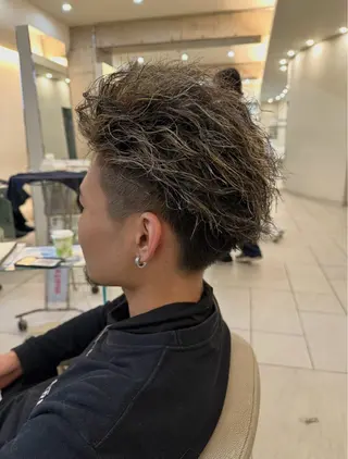 メンズ メンズ特化/メンズ パーマ/ハイトーンのヘアスタイル