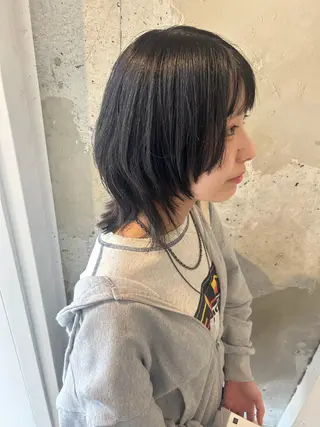 ミディアム カラー ウルフカット レイヤーカット上柿のヘアスタイル